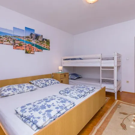 Carlo Apartment *